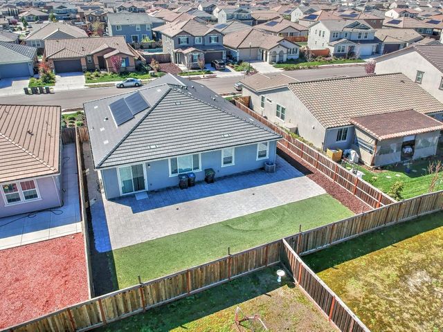 469 Central Pacific St, Lathrop, CA 95330