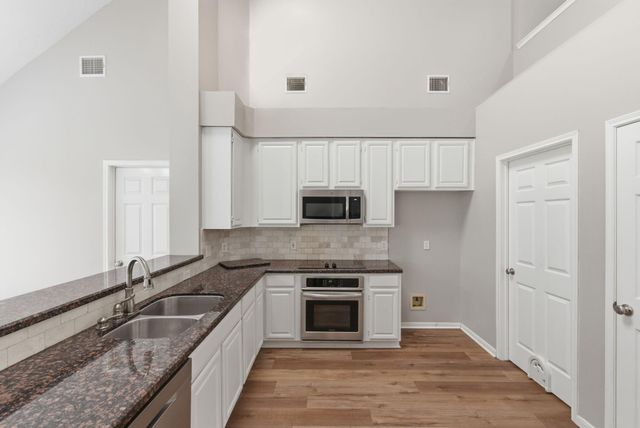 1807 Heather Cove Court, Houston, TX 77062