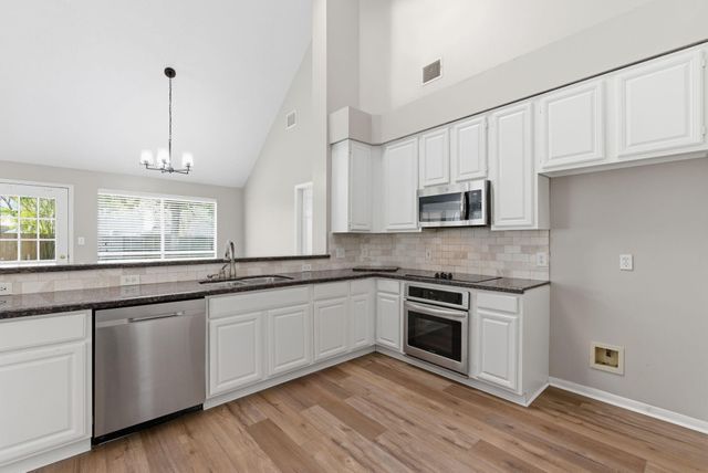 1807 Heather Cove Court, Houston, TX 77062