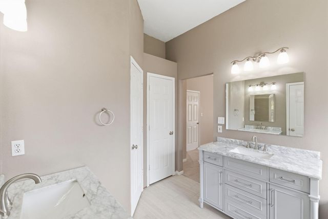 1807 Heather Cove Court, Houston, TX 77062