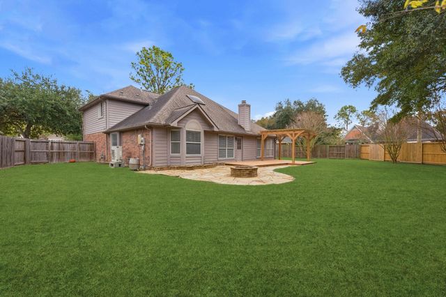 1807 Heather Cove Court, Houston, TX 77062