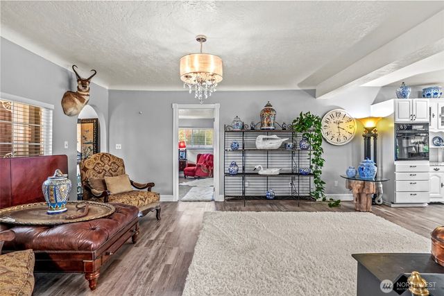 10 E Sunny Sands Road, Cathlamet, WA 98612