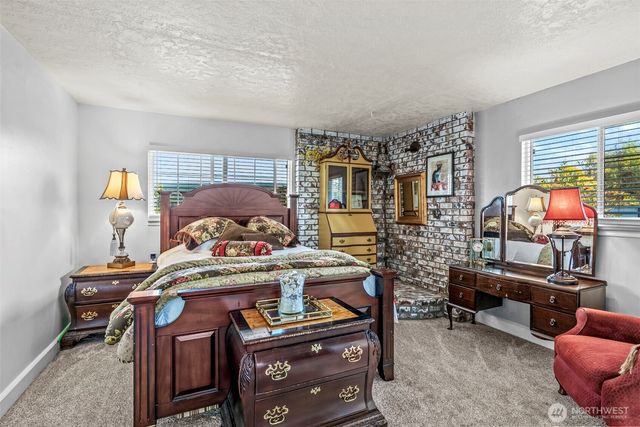 10 E Sunny Sands Road, Cathlamet, WA 98612