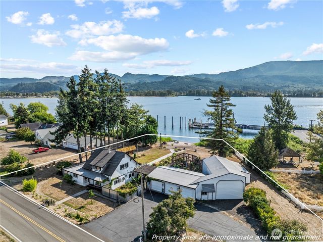 10 E Sunny Sands Road, Cathlamet, WA 98612