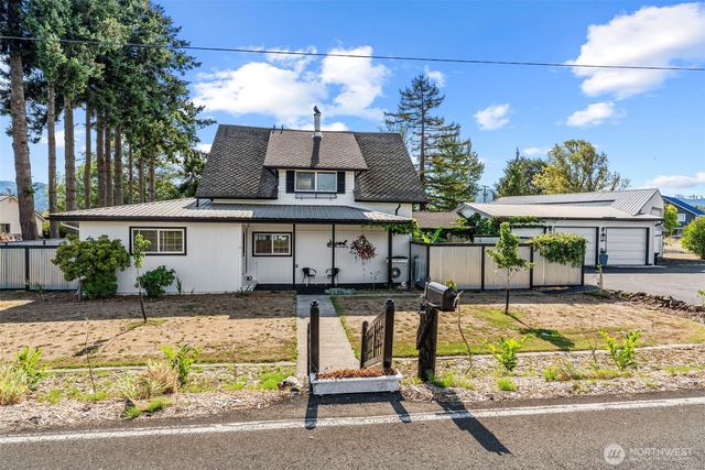 10 E Sunny Sands Road, Cathlamet, WA 98612