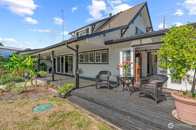 10 E Sunny Sands Road, Cathlamet, WA 98612