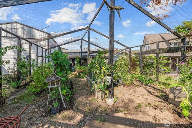 10 E Sunny Sands Road, Cathlamet, WA 98612