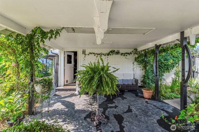 10 E Sunny Sands Road, Cathlamet, WA 98612