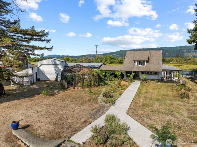 10 E Sunny Sands Road, Cathlamet, WA 98612