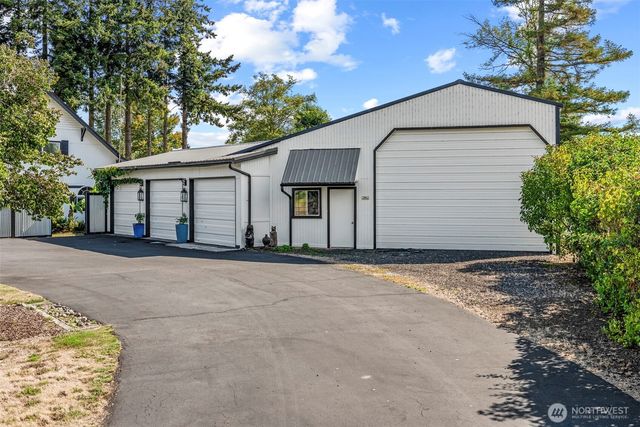 10 E Sunny Sands Road, Cathlamet, WA 98612