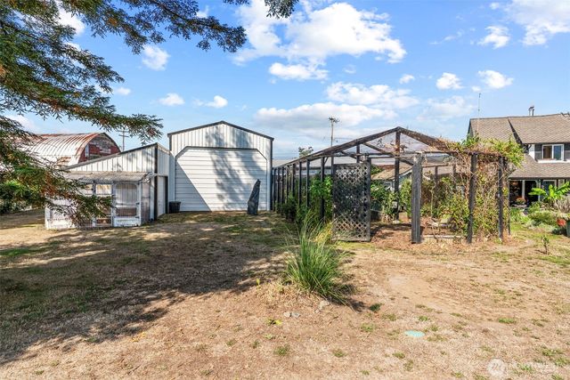 10 E Sunny Sands Road, Cathlamet, WA 98612