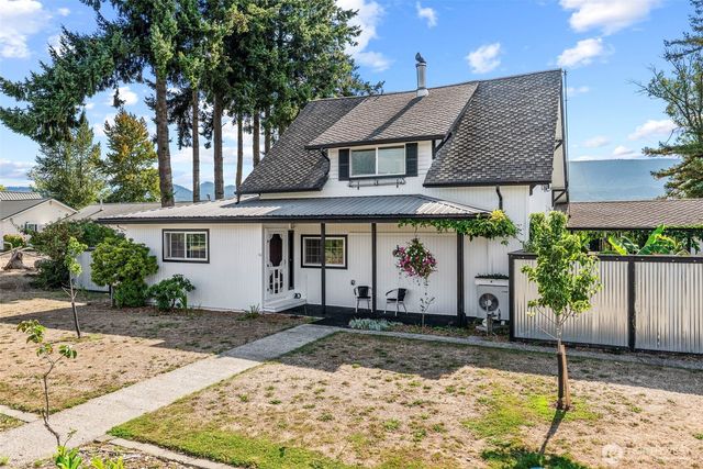 10 E Sunny Sands Road, Cathlamet, WA 98612