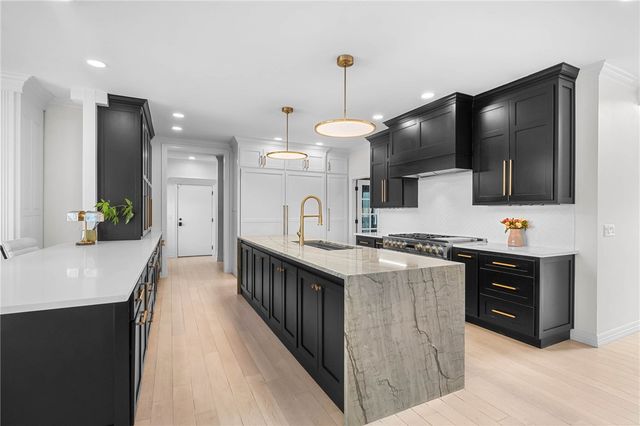 218 Ridgefield, Bentonville, AR 72712