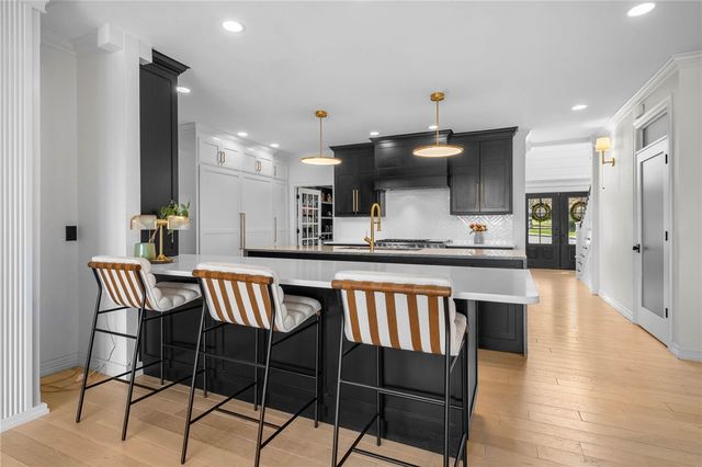 218 Ridgefield, Bentonville, AR 72712