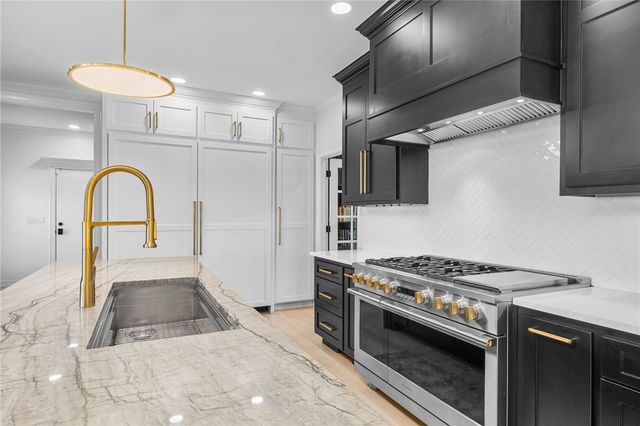 218 Ridgefield, Bentonville, AR 72712