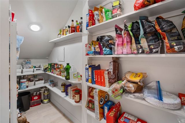 218 Ridgefield, Bentonville, AR 72712