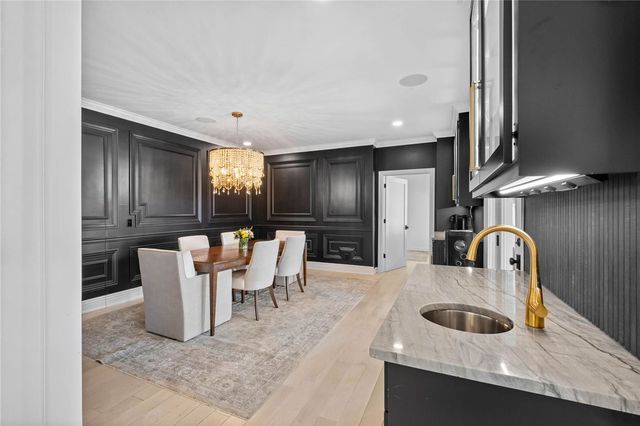 218 Ridgefield, Bentonville, AR 72712