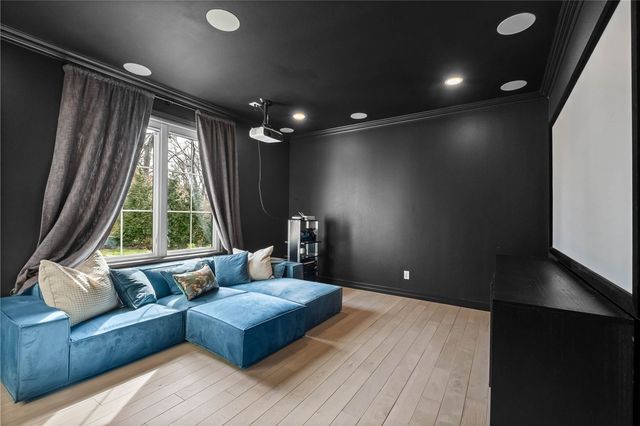 218 Ridgefield, Bentonville, AR 72712