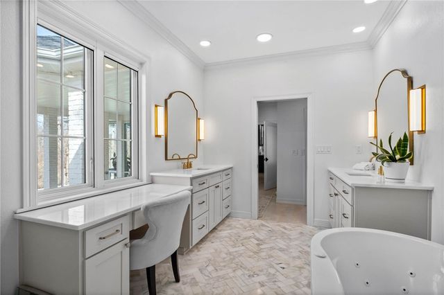 218 Ridgefield, Bentonville, AR 72712