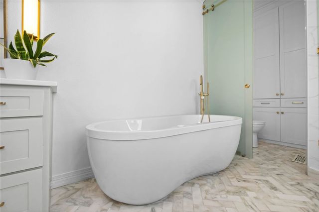 218 Ridgefield, Bentonville, AR 72712