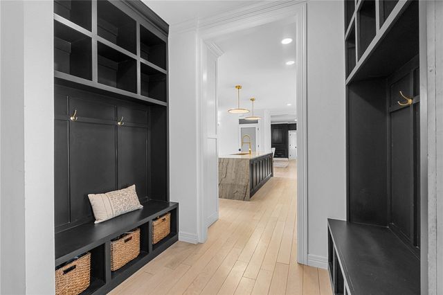 218 Ridgefield, Bentonville, AR 72712