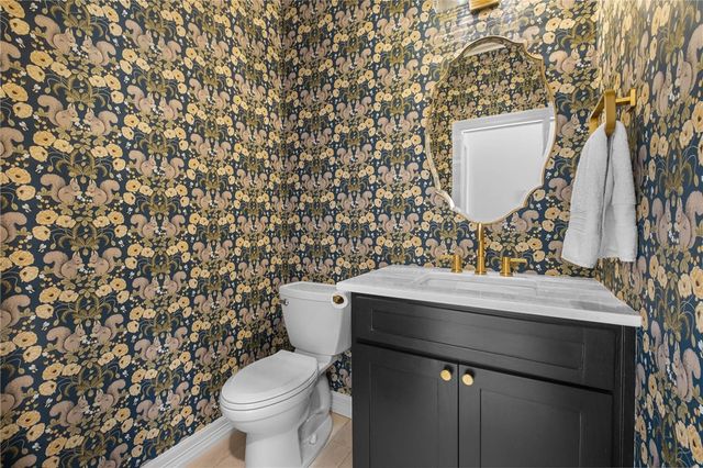 218 Ridgefield, Bentonville, AR 72712