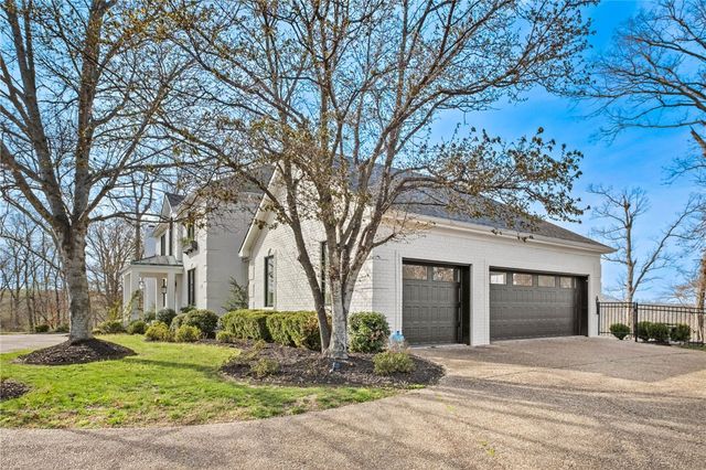 218 Ridgefield, Bentonville, AR 72712