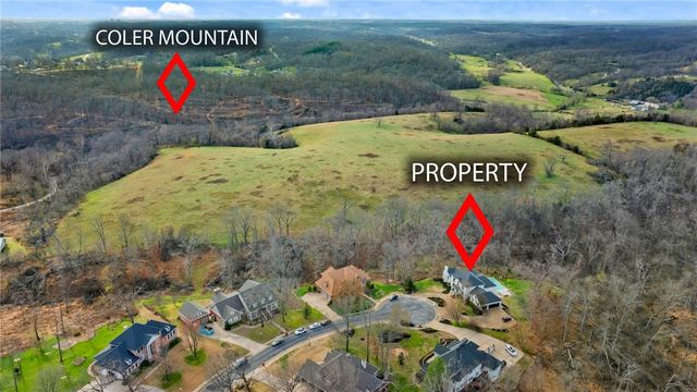 218 Ridgefield, Bentonville, AR 72712