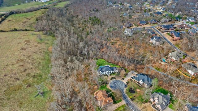 218 Ridgefield, Bentonville, AR 72712