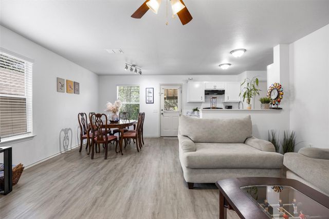 8710 Davis Oaks TRL, Austin, TX 78748