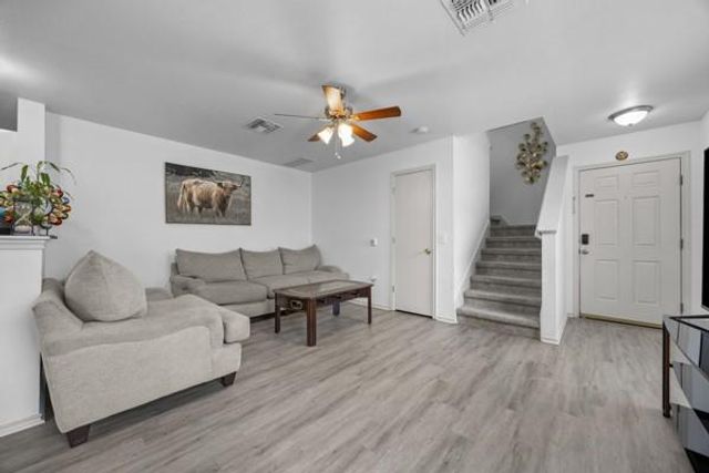 8710 Davis Oaks TRL, Austin, TX 78748
