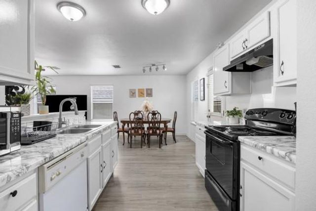 8710 Davis Oaks TRL, Austin, TX 78748