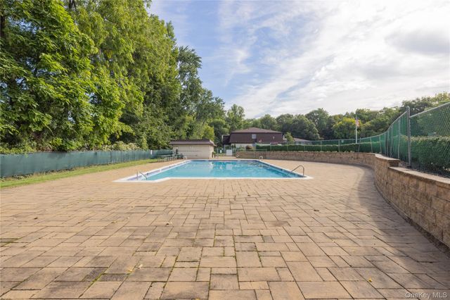 3 Church Lane N, Valley Cottage, NY 10989