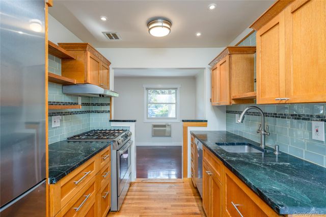 3 Church Lane N, Valley Cottage, NY 10989