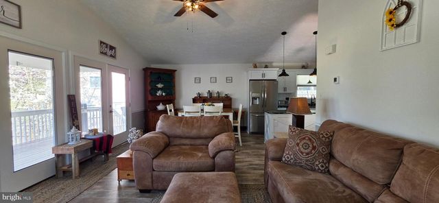 20 LAKEVIEW CIR, Louisa, VA 23093