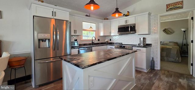 20 LAKEVIEW CIR, Louisa, VA 23093