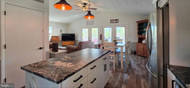 20 LAKEVIEW CIR, Louisa, VA 23093