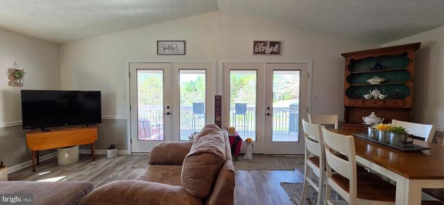 20 LAKEVIEW CIR, Louisa, VA 23093