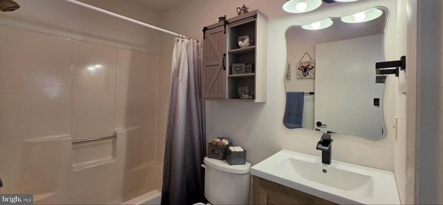 20 LAKEVIEW CIR, Louisa, VA 23093
