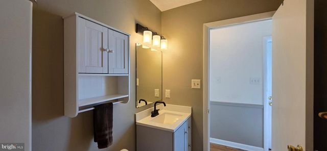 20 LAKEVIEW CIR, Louisa, VA 23093