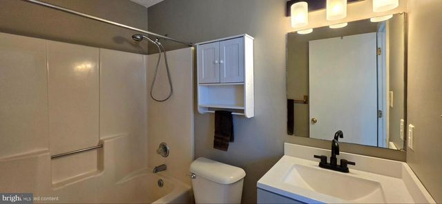 20 LAKEVIEW CIR, Louisa, VA 23093