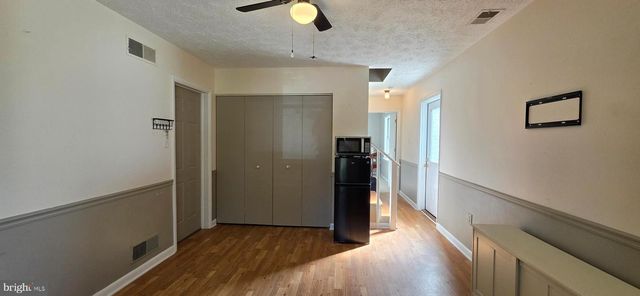 20 LAKEVIEW CIR, Louisa, VA 23093