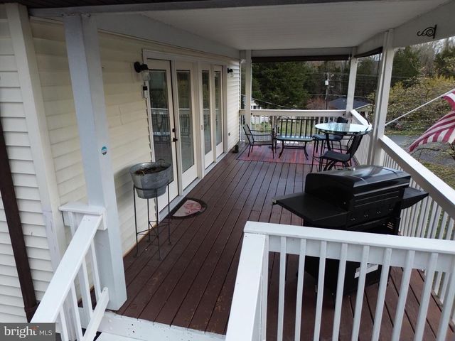 20 LAKEVIEW CIR, Louisa, VA 23093