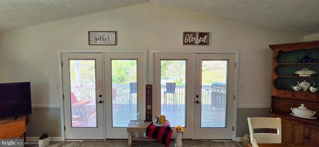 20 LAKEVIEW CIR, Louisa, VA 23093