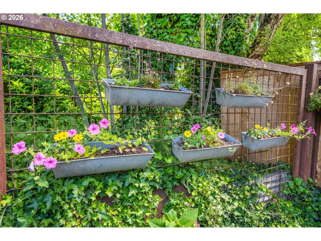 11410 Sw 47TH Ave, Portland, OR 97219