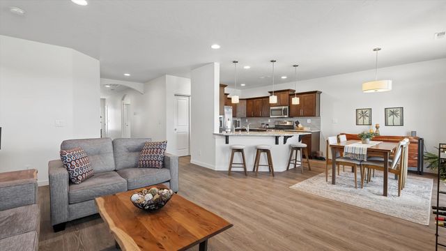 40215 N Sunnyside Ln, Deer Park, WA 99006