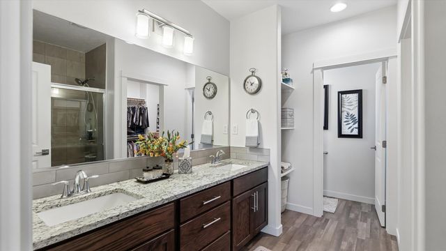 40215 N Sunnyside Ln, Deer Park, WA 99006