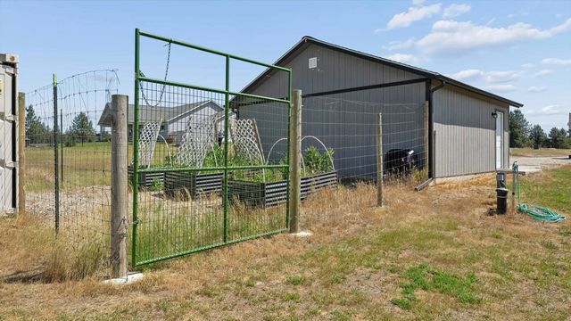 40215 N Sunnyside Ln, Deer Park, WA 99006