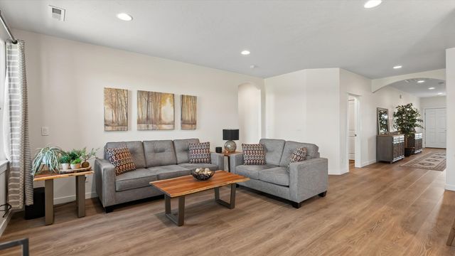40215 N Sunnyside Ln, Deer Park, WA 99006
