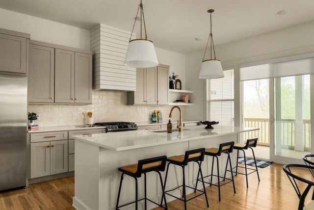 546 Whispering Hills Dr, Nashville, TN 37211